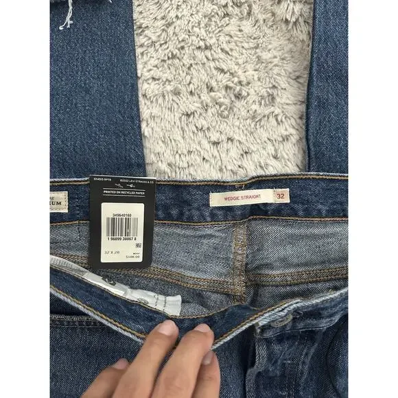 Levi's Premium Wedgie Straight Jeans NWT Button Fly Medium Wash Denim Size 32 - Picture 3 of 8